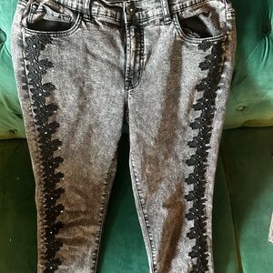 VENUS Skinny Jeans with Black Floral Side Embroidery